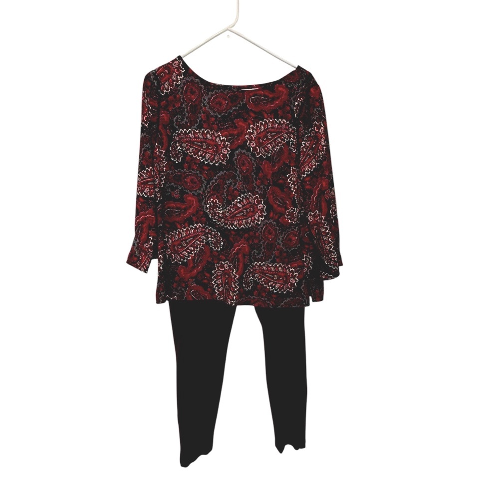 Talbot’s Paisley Print Top Sz LP and Skinny Jeans Sz 10P. Top & pants included.